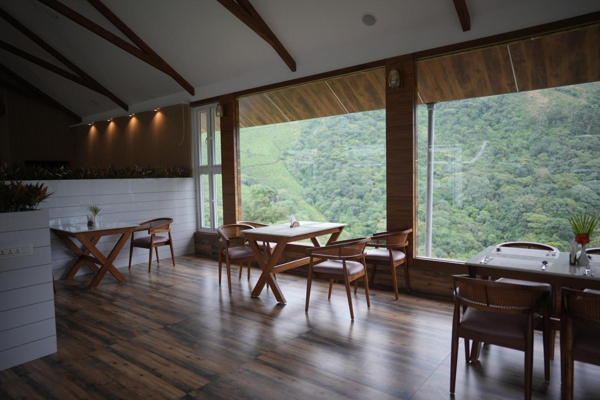 ホテル The Teatree Munnar Suryanelli エクステリア 写真