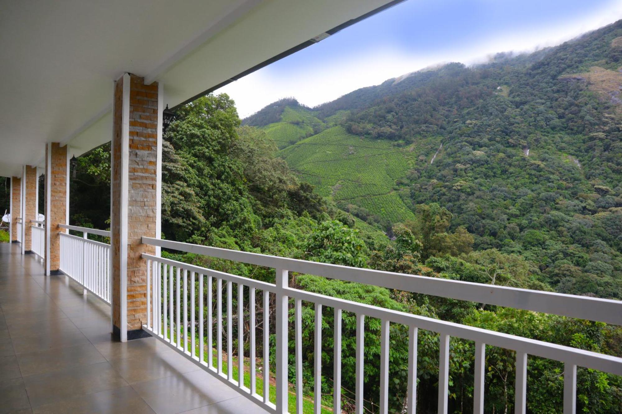 ホテル The Teatree Munnar Suryanelli エクステリア 写真