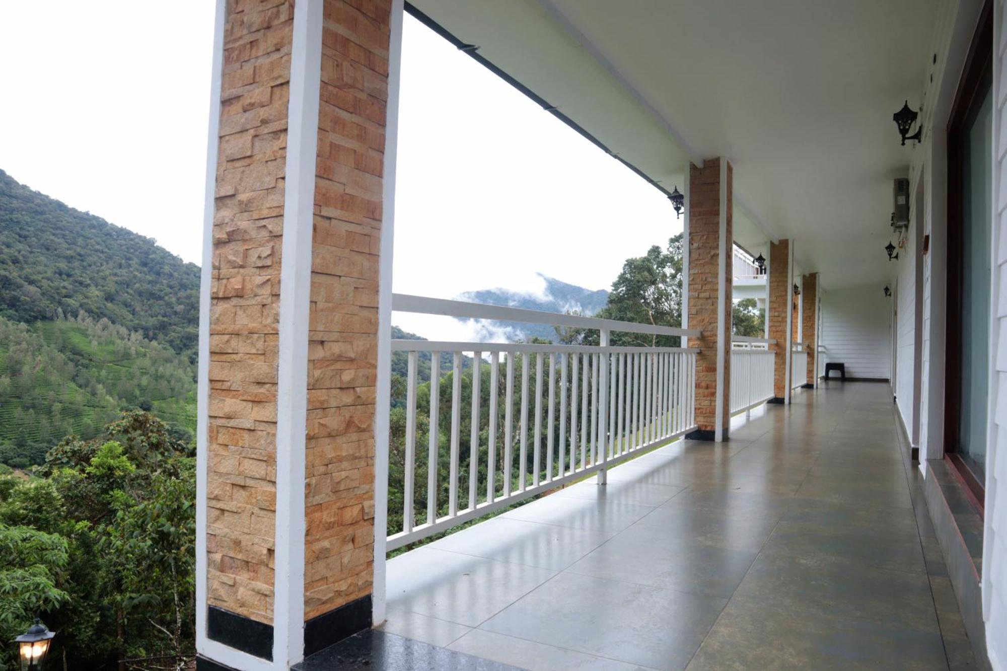 ホテル The Teatree Munnar Suryanelli エクステリア 写真