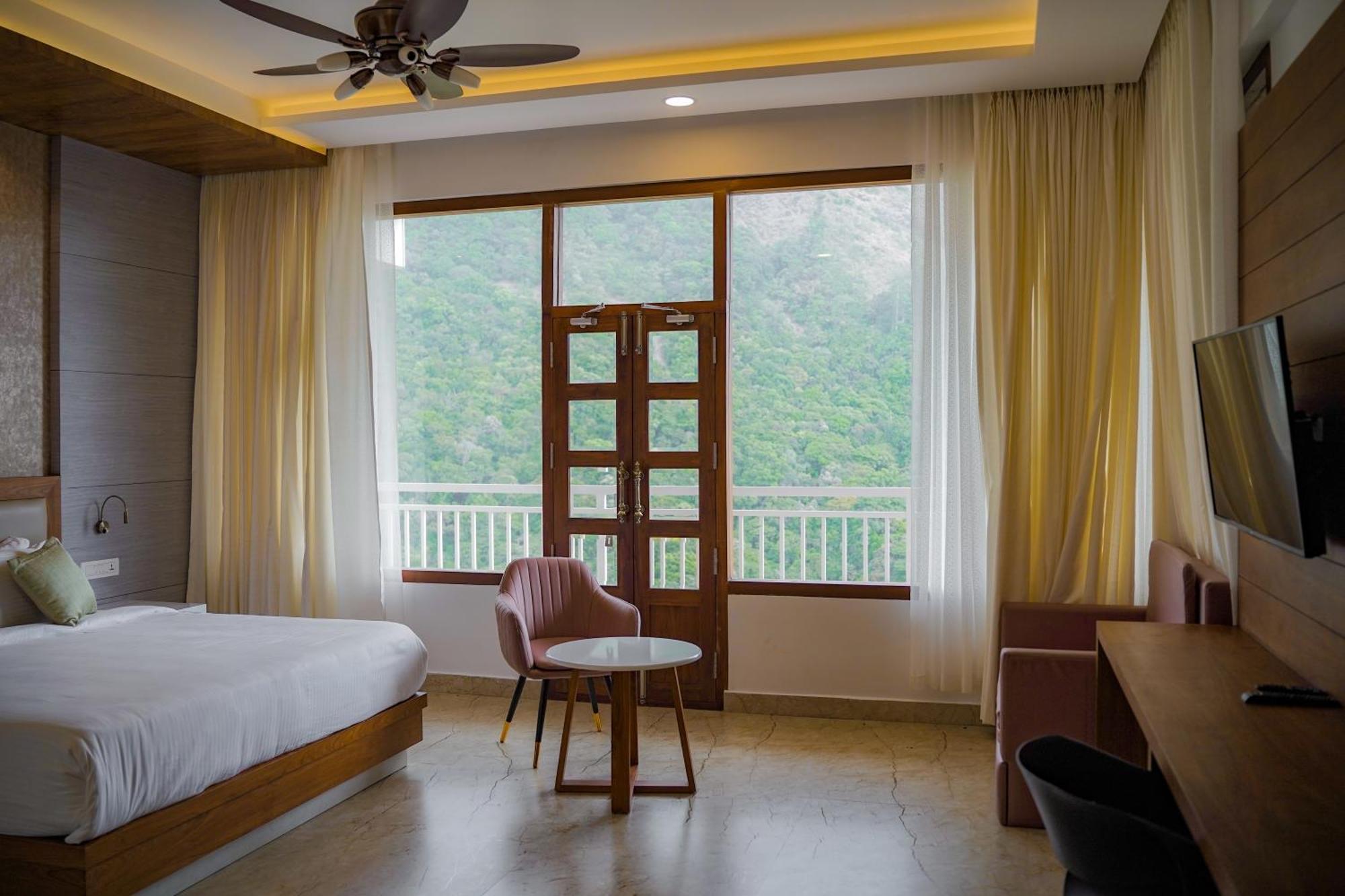 ホテル The Teatree Munnar Suryanelli エクステリア 写真