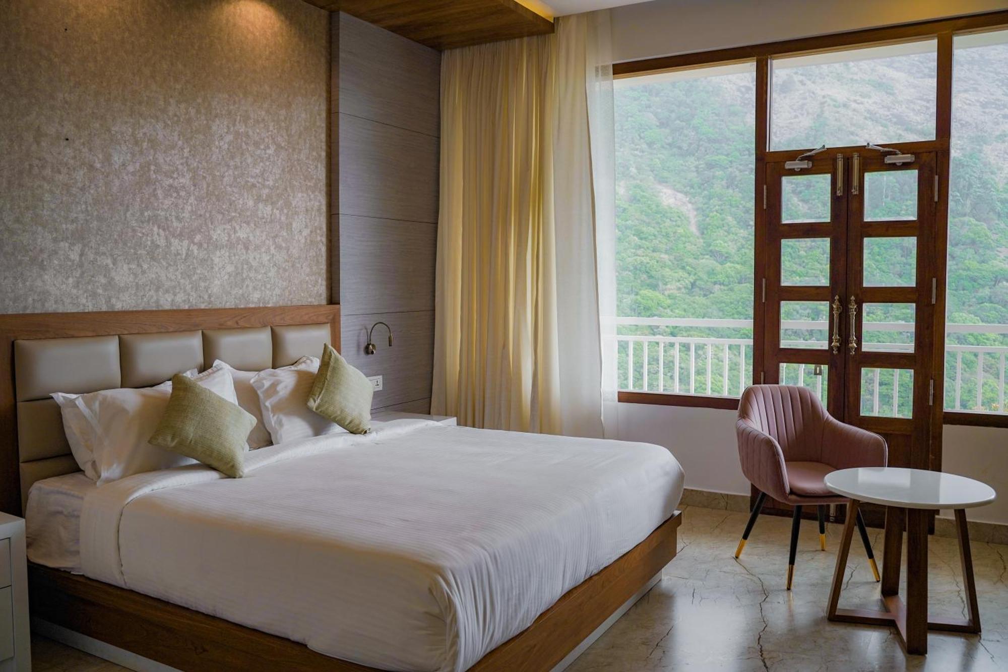 ホテル The Teatree Munnar Suryanelli エクステリア 写真