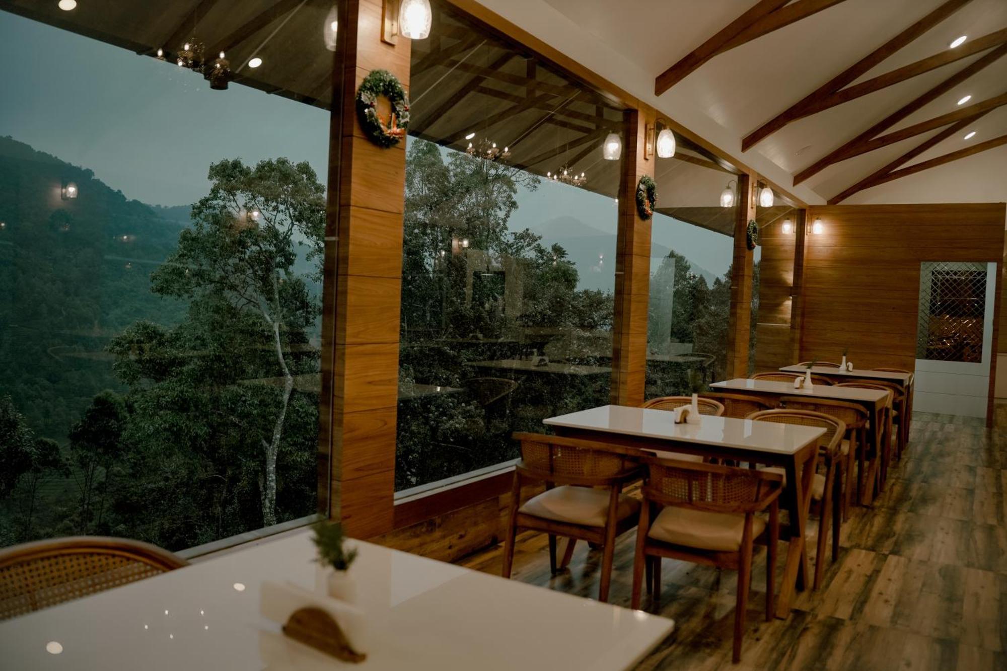 ホテル The Teatree Munnar Suryanelli エクステリア 写真