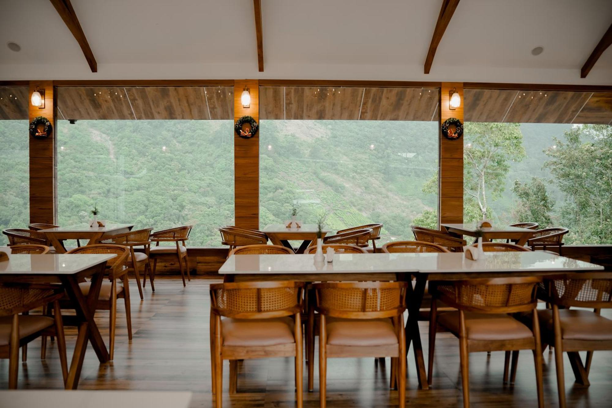 ホテル The Teatree Munnar Suryanelli エクステリア 写真